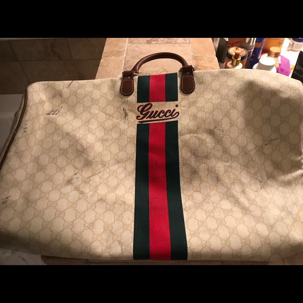 Large Gucci duffle bag